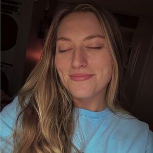 Meet your Posher, Sydney warner